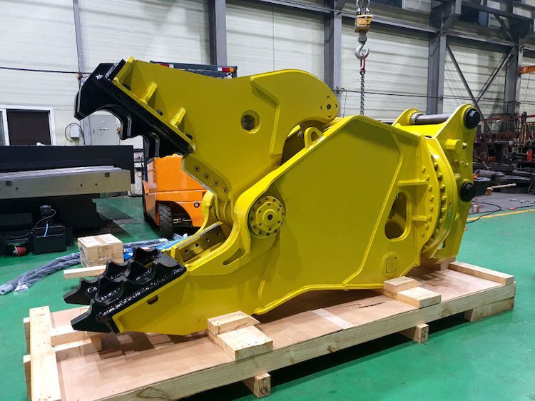 Hydraulic Pulverizer YPC220R at the factory